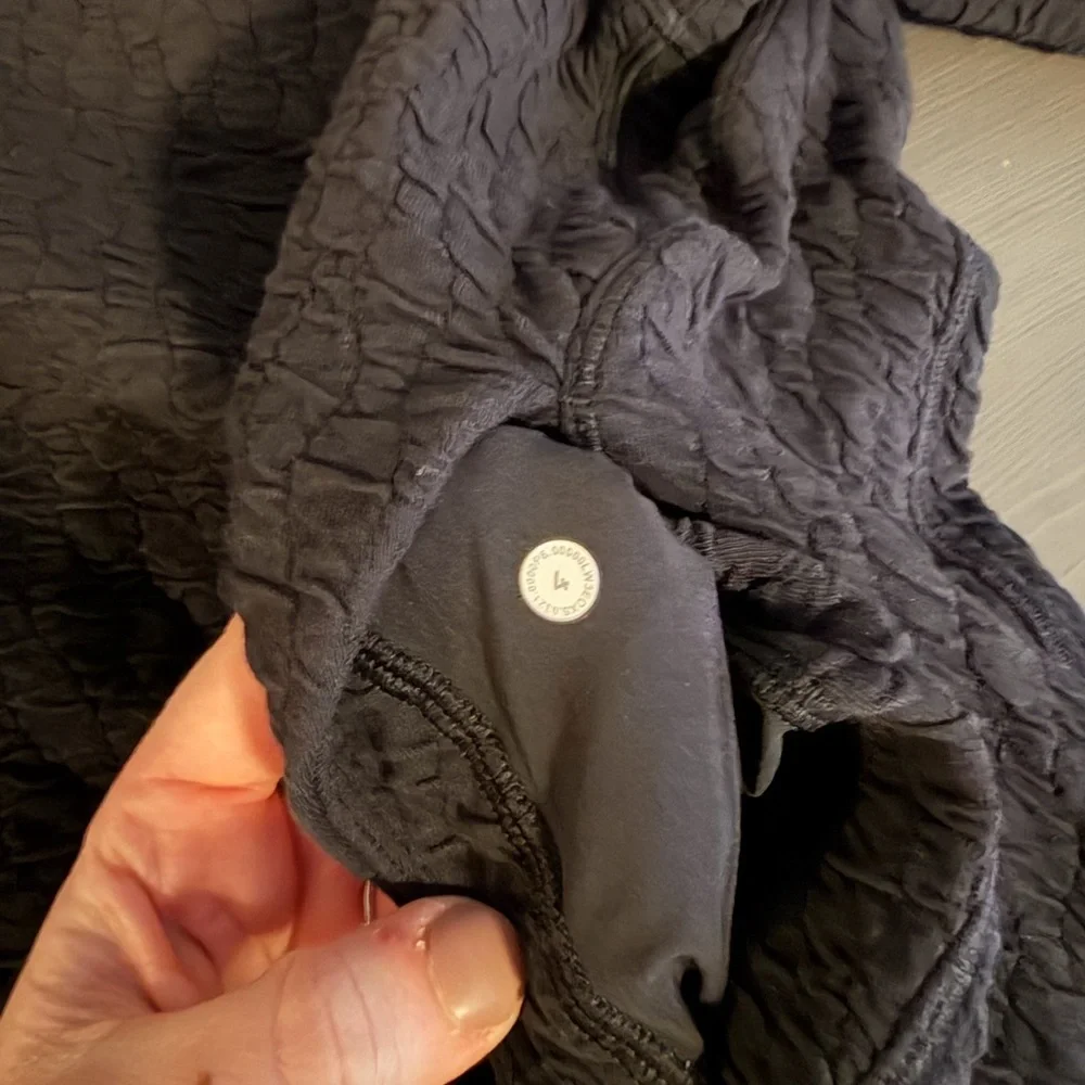 Lululemon Black Rippled V-Neck Textured Sweatshirt